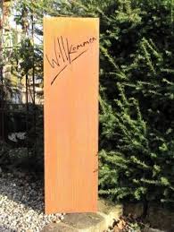 Edelrost Dekosaule Willkommen 120 Cm Eine Schlichte Dekosaule Die Mit Ihrem Filigranen Willkommens Schriftzug Edelrost Schmiedeeiserne Zaune Edelrost Saule