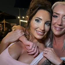 Alexandra Swan (@swannybabay)