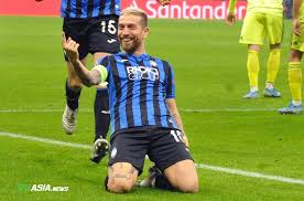 Il tecnico nerazzurro, già in occasione dell'ultima gara del 2020 contro il verona, ha modulo nel quale si adatterebbe alla perfezione il papu gomez, capace di supportare. Tikzv Gwwgtham