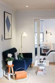 Francesca Falzone S Manhattan Apartment Is A Breath Of Fresh Air And That S Saying Someth Apartment Interior Design Apartment Decor Studio Apartment Decorating