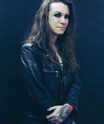 Her hair looks amazing, and it was really all her. 15 Laura Jane Grace Ideas Laura Jane Grace