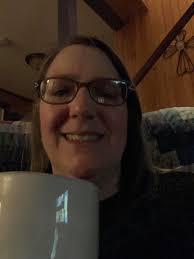 Yesterday…rainy Monday vibe! I thought it was safe to wear my fragrances  again—my nose said, 'you think' I was going for chocolate chip cookie 🍪 🍪  1970 Rosendo Mateu Olfactive Expressions 🍪