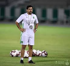 هذا المقال يتضمن أسماءً أعجمية تتطلب حروفاً إضافية (پ چ ژ گ ڤ ڠ).لمطالعة نسخة مبسطة، بدون حروف إضافية. ØµØ§Ù„Ø­ Ø§Ù„Ù…Ø­Ù…Ø¯ÙŠ Ù…Ø¯Ø±Ø¨ Ø§ Ù„Ù„Ù…Ù†ØªØ®Ø¨ Ø§Ù„Ø³Ø¹ÙˆØ¯ÙŠ ØªØ­Øª 19 Ø¹Ø§Ù… Ø§ ØµØ­ÙŠÙØ© Ø§Ù„Ù…ÙˆØ§Ø·Ù† Ø§Ù„Ø¥Ù„ÙƒØªØ±ÙˆÙ†ÙŠØ©