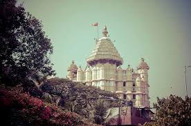 Siddhivinayak Darshan With Punetours Pune Tours Live darshan of god shri siddhivinayak at your heart.