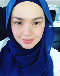 May 17, 2019 · cermin mata hitam merupakan aksesori fesyen yang dipakai oleh masyarakat tanpa mengira peringkat umur. Orang Lain Bertudung Nampak Cantik Tapi Kita Tidak Bentuk Wajah Puncanya Mode Mstar