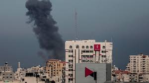 Al menos veinte palestinos, entre ellos nueve niños, murieron en la franja de gaza y 65 resultaron heridos en plena escalada de violencia con israel, que incluyó el el primer ministro israelí, benjamín netanyahu, advirtió de que los disparos palestinos cruzaron hoy una línea roja, mientras seguían. Noticias De Franja De Gaza Hoy Lunes 03 De Mayo La Republica