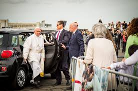 The pontiff, known for his humble lifestyle, has decided to auction the expensive present to raise. Pope Francis Fiat 500l Heads To Auction Block