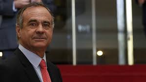 Ignacio Walker: "Entremedio de Lavín y Jadue hay todo un país"