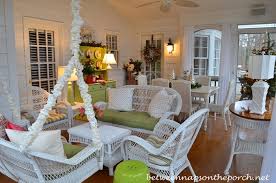 We pick the accesories that give you best value and visual effect here are some of the most popular and simple decorating ideas using deck accessories that take will you from ordinary to extraordinary in a flash. Screened In Porch Decorated For Christmas Between Naps On The Porch