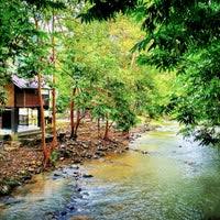 Mencari penginapan yang nyaman saat berlibur ke pulau paling utara di indonesia? Embun Chalet Janda Baik