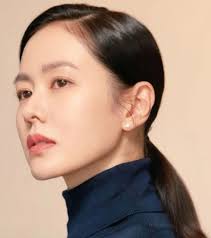Pure beauty Son Ye-jin 😍