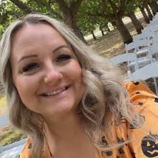 Chelsea Hammett's Instagram, Twitter & Facebook