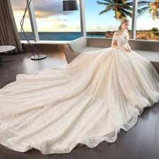 Abiti da sposa alberta ferretti prezzi abiti cinesi da sposa abiti sposa montebelluna abiti sposa montebelluna abiti sposa elie saab 2016 tutorial per disegnare abiti da sposa lazaro abiti. Abito Da Sposa Retro A Coda Lunga Con Spalline Negozishop Blog Novita E Curiosita Dal Mondo Shopping
