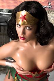 Wonder Woman Strips - Sexy Gallery Photo 91325 - SexyAndFunny.com
