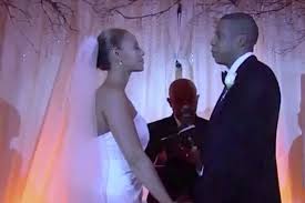Bey never misses the mark! Beyonce Didn T Really Like Her Wedding Dress When She Married Jay Z That Her Own Mum Tina Designed Mirror Online