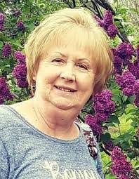 Barbara Lill's Instagram, Twitter & Facebook