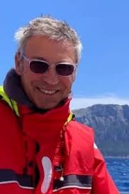 Recensione del libro “I fiori della luna bianca” di Anna Magri