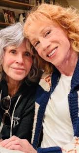 Laura Barnhouse's Instagram, Twitter & Facebook