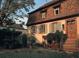 Edenkoben is one of the towns situated along the german wine route. Herrenhaus Edenkoben Garten Eden Pfalz