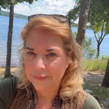 What type of yarn is best for crocheting?