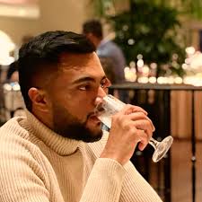 Devon Singh (@thecurrybrownie) • Instagram photos and videos