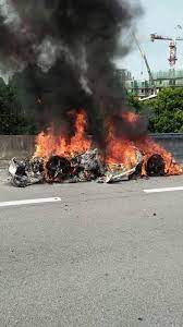 Walau pun cik pepel takde tapi alhamdulillah ada courtesy car yang insuran sediakan. Borneo Ferrari Rm1 8 Juta Dato Aliff Syukri Terbakar ÙÙØ³Ø¨ÙÙ