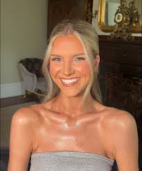 Let's welcome and possibly congratulate our new members ☺️ When is everyone  getting married? 😁 Lynsey Louise Brown, Tracy Kennard, Anne Perez, Tp  Photos, Danica Chambers, Emily Laker, Graciela Reyes, Penny Susan