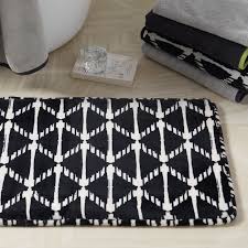 Black and white carpet rug. Modrn Geo Print Memory Foam Bath Rug In Black White 21 X 34 Walmart Com Walmart Com