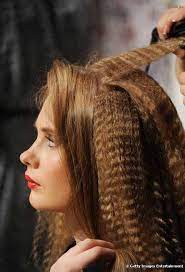11 Rockin Crimped Hairstyles Visual Makeover Arricciare I Capelli Idee Per Acconciature Capelli Vintage