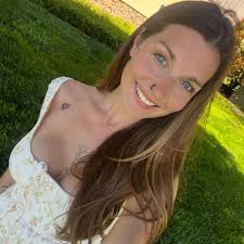 I just have a question 🙋‍♀️. Why do people bring their baby goats in their  house ? If they don't need any physical help ,feeding help or being sick  and need that