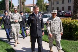 Army general visits ROTC battalion; discusses leadership