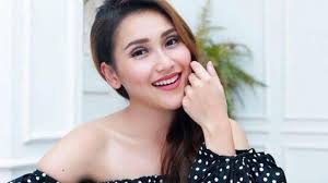 Ayu tingting bisa 2x sehari. Ada 2 Kloset Di Kamar Mandi Ayu Ting Ting Keanu Angelo Heran