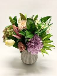 In chandler, you can best express your sentiments to your loved ones through our caring service and we are a top rated florist in chandler and our team is dedicated to our customers. Carina Florist Carina Queensland 4152 Local Florists Delivering Fresh Flowers
