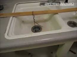 how to remove a kitchen sink from the