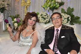 البوم صور افراح وزفاف وزواج كل النجوم ,زفاف جميع الفنانين والمشاهير. Ø¨Ø§Ù„ØµÙˆØ± Ù„ÙŠÙ„Ø© Ø£ÙØ±Ø§Ø­ Ø§Ù„ÙÙ†Ø§Ù†ÙŠÙ† Ø³Ø¹ÙŠØ¯ Ø·Ø±Ø§Ø¨ÙŠÙƒ ÙŠØªØ²ÙˆØ¬ ÙÙ†Ø§Ù†Ø© ØªØµØºØ±Ù‡ Ø¨Ù€39 Ø¹Ø§Ù…Ø§ ÙÙŠ Ù†Ø§Ø¯ÙŠ Ø§Ù„Ø¥Ø¹Ù„Ø§Ù…ÙŠÙŠÙ† Ù…ÙŠ ÙƒØ³Ø§Ø¨ ØªØ­ØªÙÙ„ Ø¨Ù€ Ø§Ù„Ø­Ù†Ø© ÙˆØ³Ø· Ø§Ù„Ø£Ù‡Ù„ ÙˆØ§Ù„Ø£ØµØ¯Ù‚Ø§Ø¡ ÙˆØ²ÙØ§Ù Ø¹Ù„ÙŠØ§Ø¡ Ø¹Ø³Ø§Ù Ø¹Ù„Ù‰ Ø±Ø¬Ù„ Ø£Ø¹Ù…Ø§Ù„ ÙÙŠ ÙÙ†Ø¯Ù‚ ÙÙŠØ±Ù…ÙˆÙ†Øª