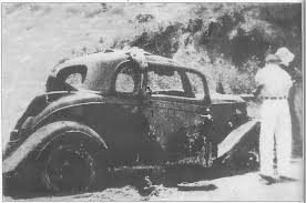 Burned Barrow Gang Car After Wellington Accident Bonnie And Clyde Death Bonnie And Clyde Photos Bonnie N Clyde