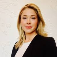 Danielle Meade's Instagram, Twitter & Facebook