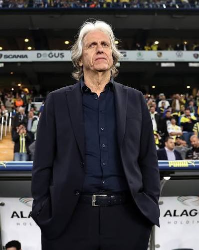  𝐔𝐏𝐃𝐀𝐓𝐄: Jorge Jesus has already given his initial availability  to become Brazil's new head coach after the season ends, reveals  @fabriziorom  Decision now up to the Brazilian Federation, as dream