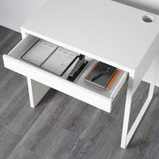 Ikea schreibtisch expedit ikea schreibtisch expedit den perfekten schreibtisch gestalten es gibt so viele arten von schreibtischen und so viele verschiedene stile variationen und materialien. Micke Schreibtisch Weiss 73x50 Cm Ikea Deutschland