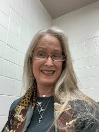 Donna Teixeira's Instagram, Twitter & Facebook