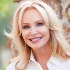 Sandra Maas's Instagram, Twitter & Facebook