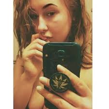 Naomi Nicole Marsh (@NaomiNicoleMar1)