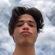 Men S Hair Haircuts Fade Haircuts Short Medium Long Buzzed Side Part Long Top Short Side Middle Part Hairstyles Middle Hair Middle Part Hairstyles Men