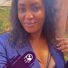 Le kwakoukou sauce d'arachides grillées avec ses obstacles. Mme ne manque  pas de griffer un peu sur ça 😂😋😂😋