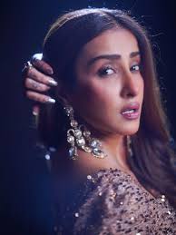 Sanna V Suri (@sannavannitasuri) • Instagram photos and videos