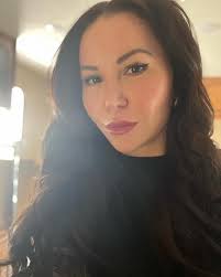 Yesterday's hair by the talented @silvimua. She also made my cheeks pop  with some colour for our final scene. I've been very lucky to have kind and  truly wonderful women around me