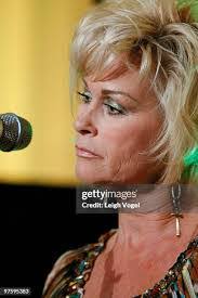 Lorrie Durant's Instagram, Twitter & Facebook