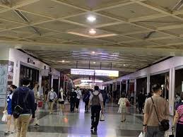 Major train station of banqiao district, new taipei (en); æ¿æ©‹è»Šç«™ç™¾è²¨çªåœé›» æ¶ˆè²» ä¸­æ™‚