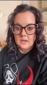 Annabel Chase's Instagram, Twitter & Facebook