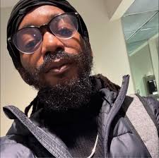 On a snowy day in Chantilly, Fairfax County Police Fair Oaks District  Patrol Units responded to a larceny at the Virginia ABC Store in the 13900  block of U.S. Route 50. A